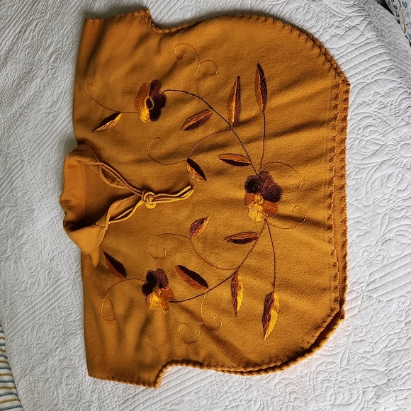 Poncho - One of a Kind - Picture 6 of 12